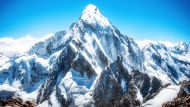 Баргиэль признался, что не отказывается от цели, которую выбрал для этого проекта - восхождение на Эверест (8 848 м) осенью и катание на лыжах до базы